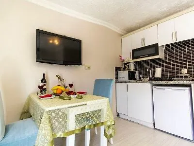 Lemon Aparthotel