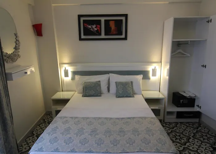 Lemon מלון דירות 3*