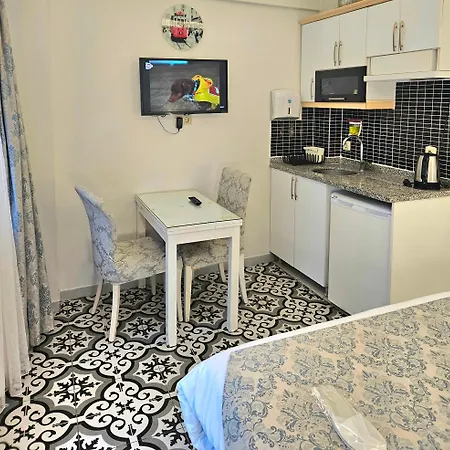 Lemon Apartahotel 3*