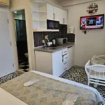 Lemon Aparthotel 3*